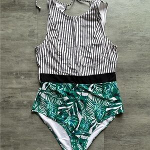 CLOSET SALE!!! Cupshe Black and White One Piece Swimsuit with Striped Design